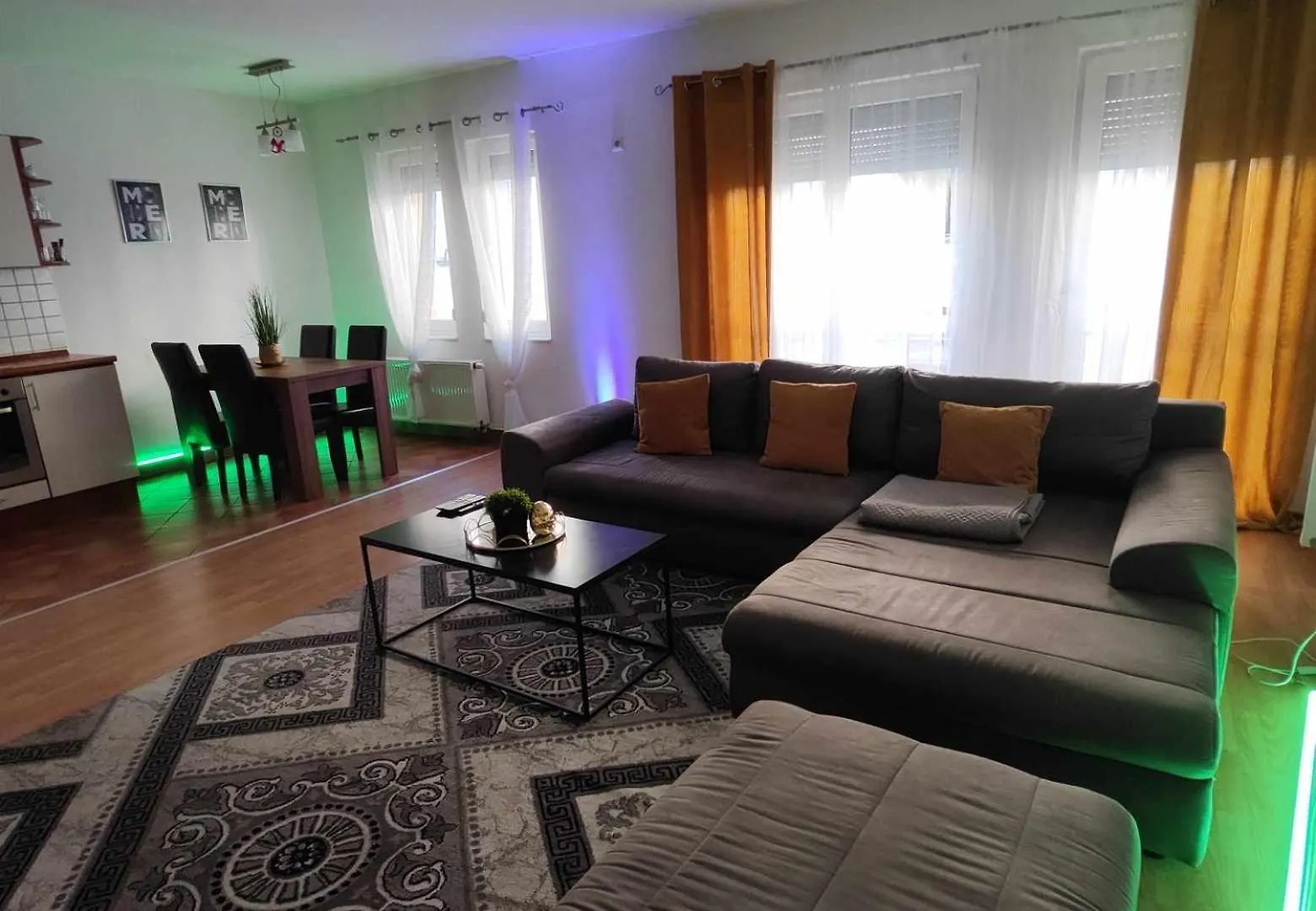 Dolce Vita Gold Budapest